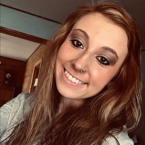 Meet your Posher, Briana